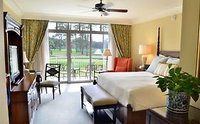 Inn And Club At Harbour Town